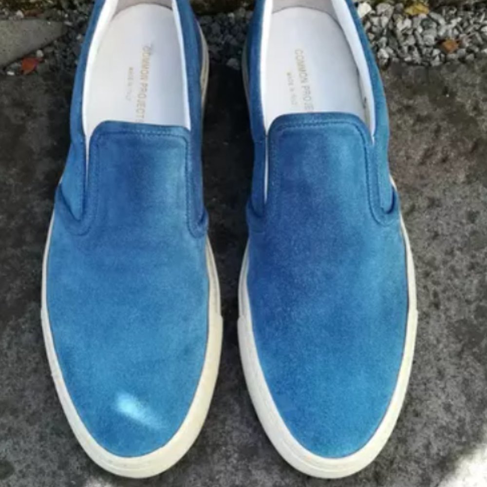 common projects slip on suede blue